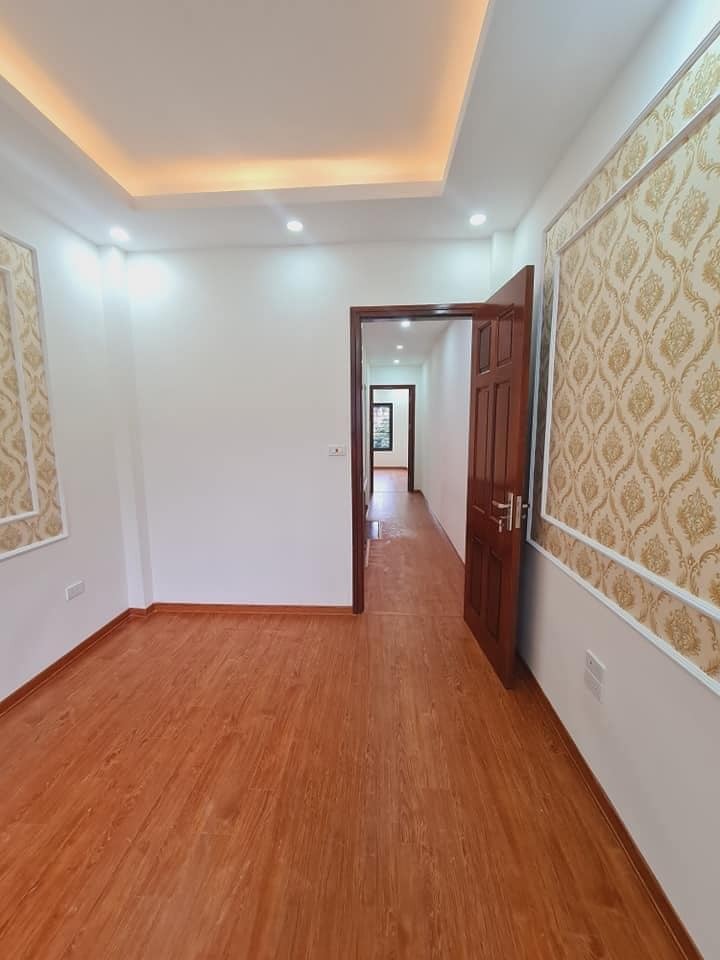 Nhỉnh 4 ti có nhà mới 45m2*5 tầng Phố Hoàng Mai, Hoàng Mai cách ô tô tải 5m