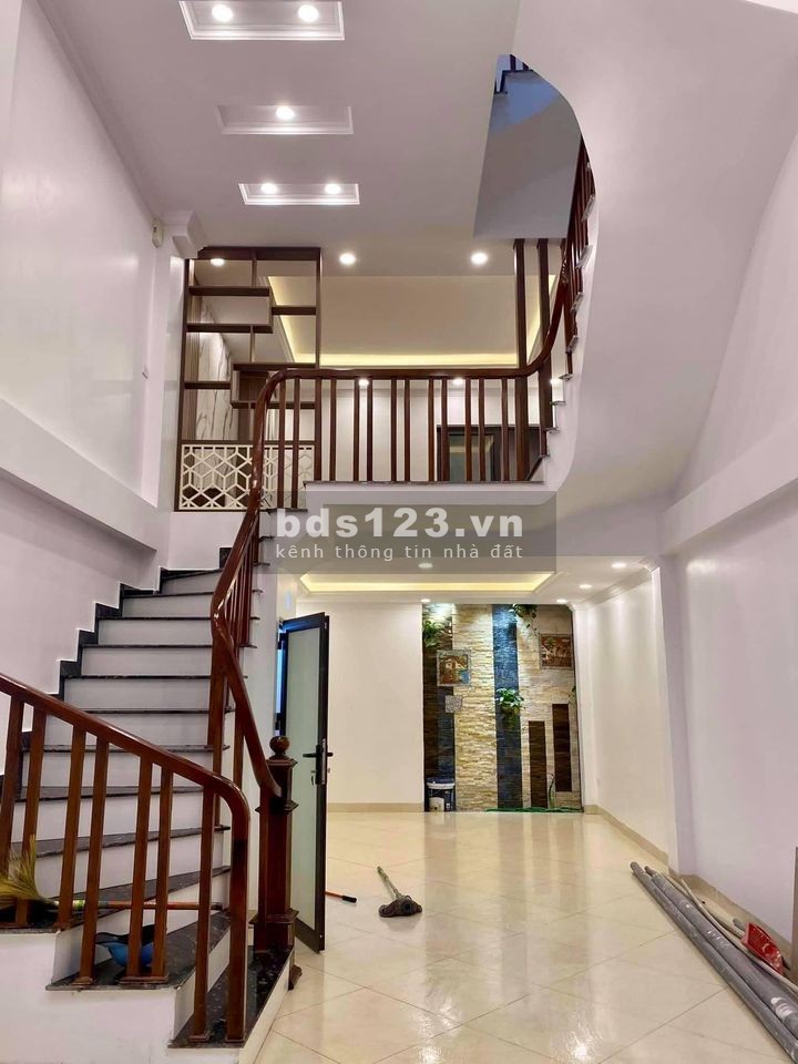 Bán nhà đẹp 5 tầng dt 56m2, mới keng sát phố xã Đàn, doanh thu hơn 20 triệu nhỉnh 4 tỷ