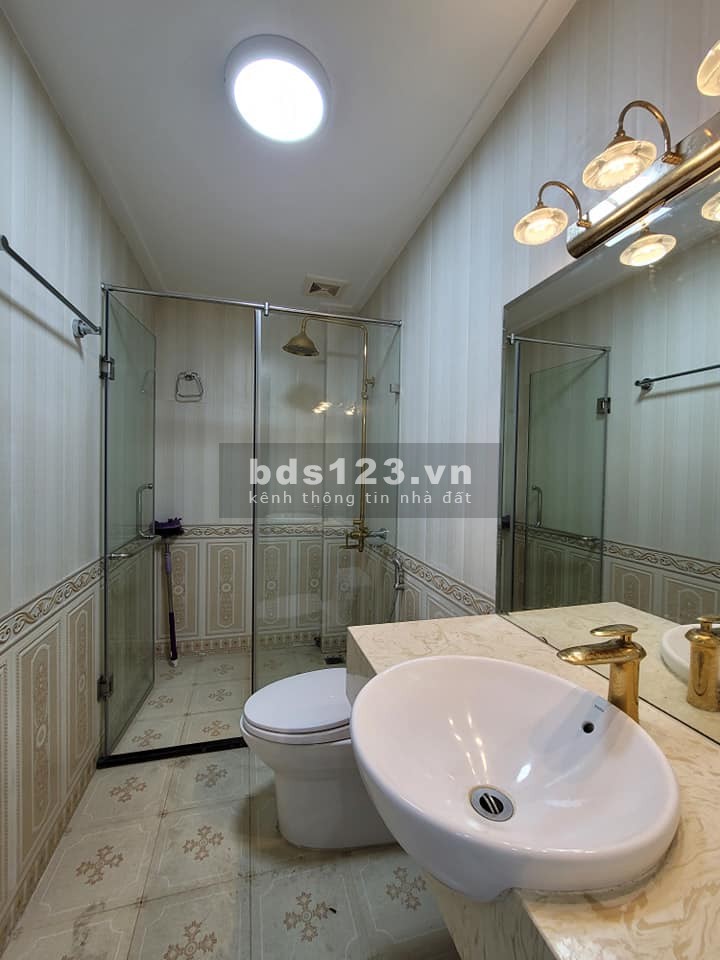 Bán nhà Phố Thái Hà, Đống Đa. Ôtô vào nhà- Khu Vip- Kinh doanh. DT 70m2, 5 tầng, mt 5m, giá 18 tỷ