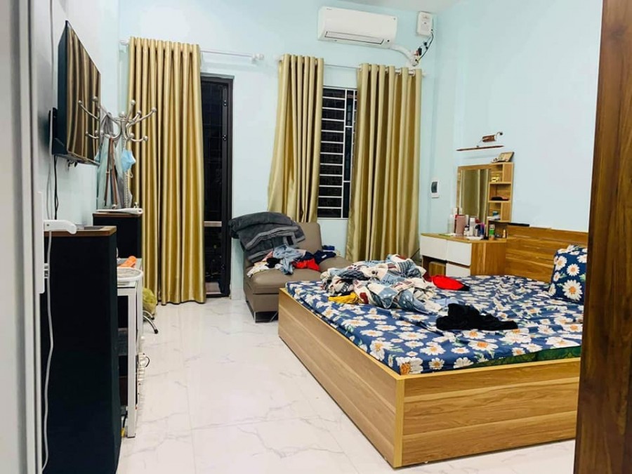 Bán nhà phố Bạch Mai, dt 40m2, mt 4.5m, 3 pn, ngõ thông rộng, gần phố, giá 2.9 tỷ