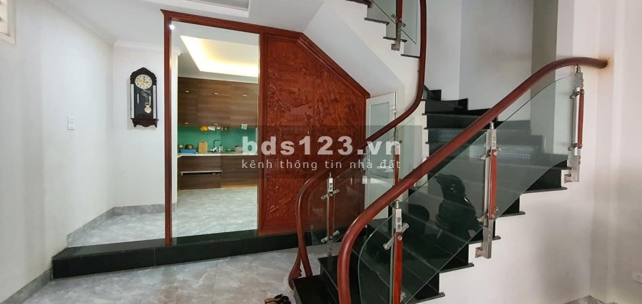 Chích Chủ Cần Bán Nhá Phố Mễ Trì Hạ, lô góc, 2 mặt phố ô tô vào kd 60m2, 5 tầng, giá 8.1 ty