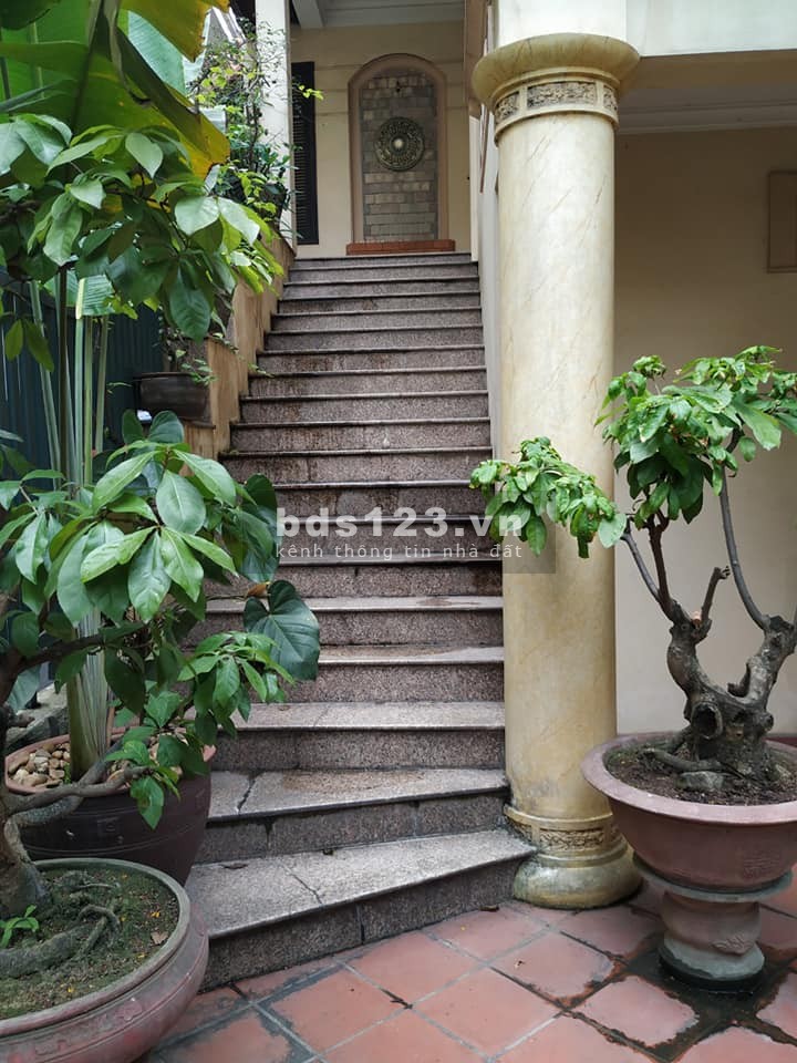 Bán biệt thự lô góc gần phố Nhật Chiêu, Tây Hồ, 120m x 4 tầng đẹp, gần hồ về ở ngay