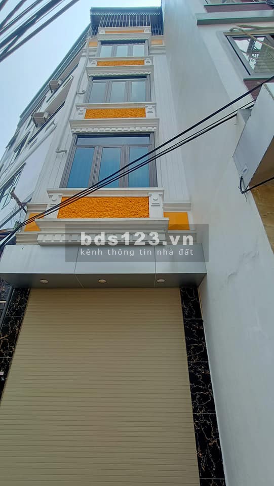 Hoàng Mai ô tô đỗ cửa tặng hết nội thất, dt 38m2, đúc 5 tầng, giá nhỉnh 3 tỷ, sổ đẹp