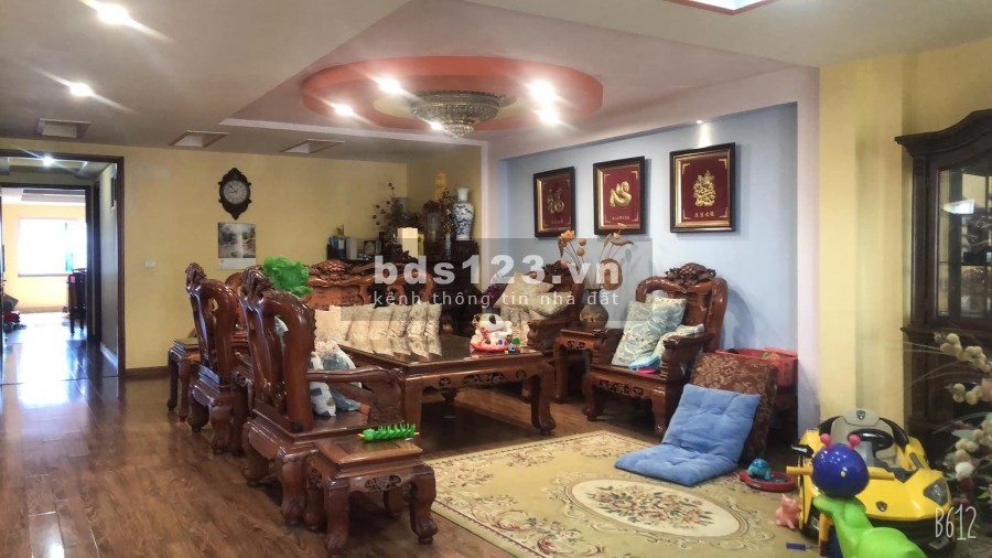 Tòa nhà 10 Tầng Quan Hoa Thang máy, Dòng tiền ổn định, dt 170m2, mt 5.5m, giá 36 tỷ, Cầu Giấy
