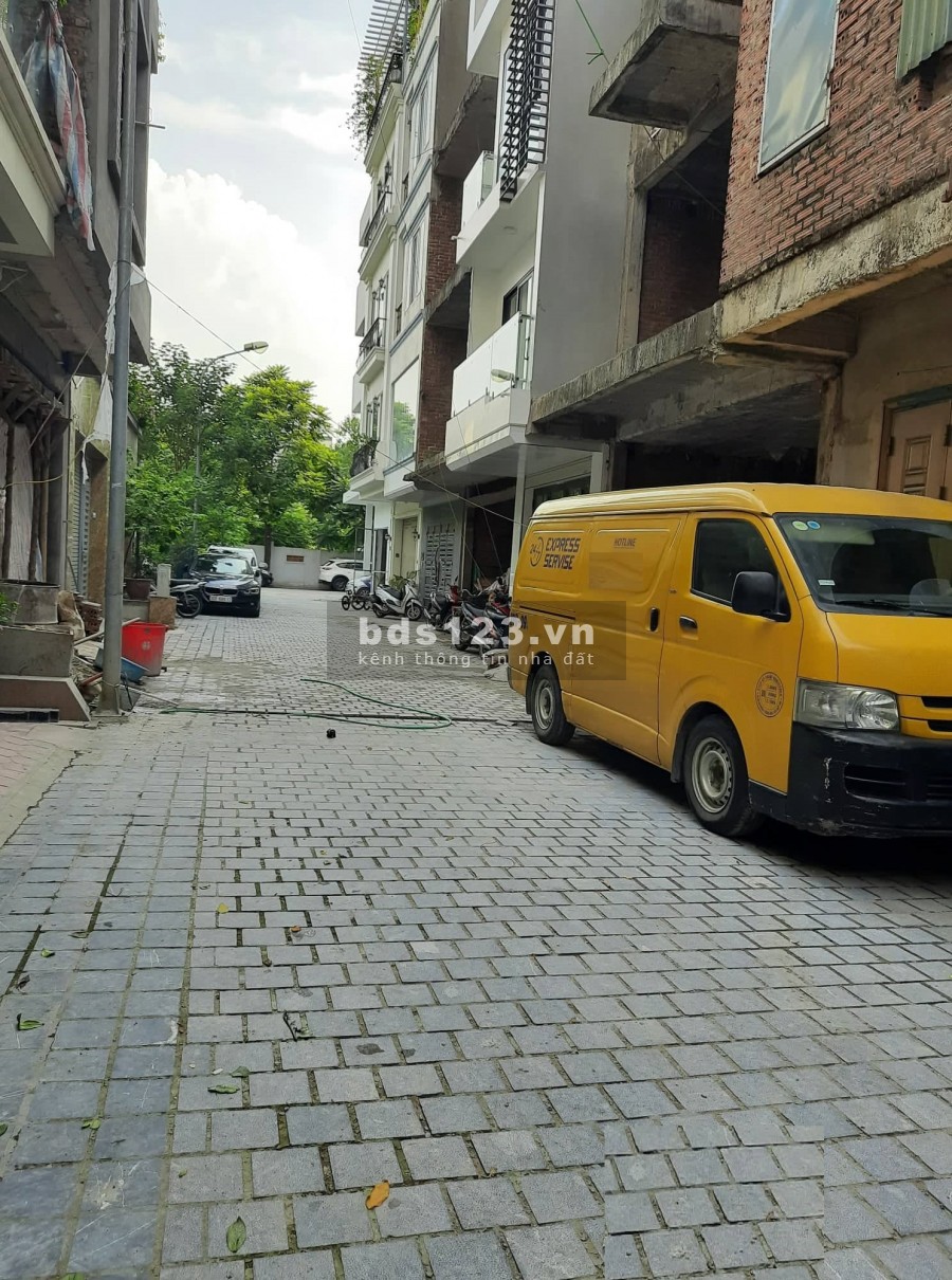 Bán nhà rộng 54m2 Lê Văn Lương Cầu Giấy, Phân Lô, Gara Ô Tô Tránh, Sát Phố, giá hơn 9 Tỷ
