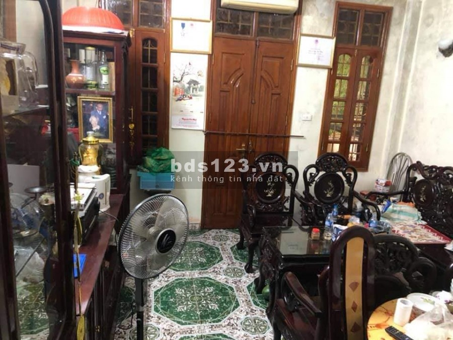 Gia đình đang rất cần bán nhà. phố Thái Hà dt 48m2, 5 tầng mt 4.2m, sổ đẹp chính chủ