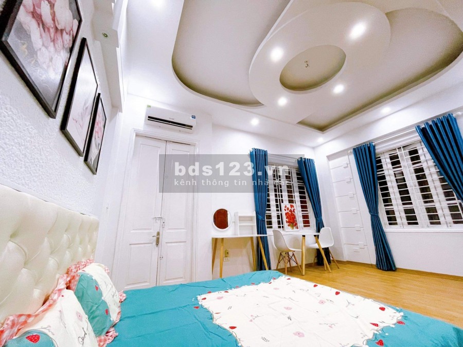Nhỉnh 2 tỷ 40m2 nhà 5 tầng lõi Đống Đa, liên hệ 0987006872, sổ đỏ chính chủ vuông