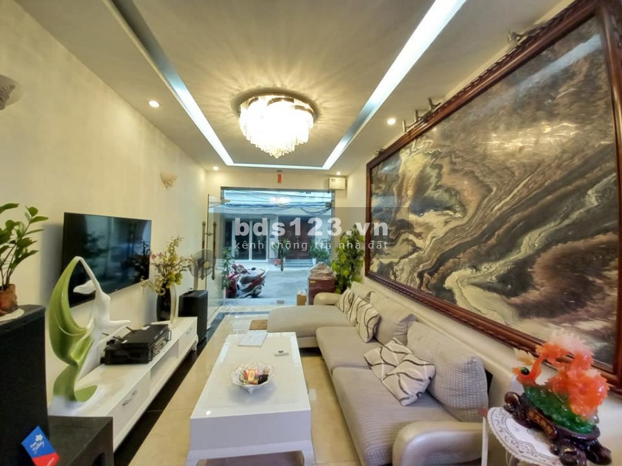Chính chủ bán nhà ngõ 175 Lạc Long Quân, ô tô đỗ an sinh tuyệt vời dt 40m2, giá 4.1 tỷ