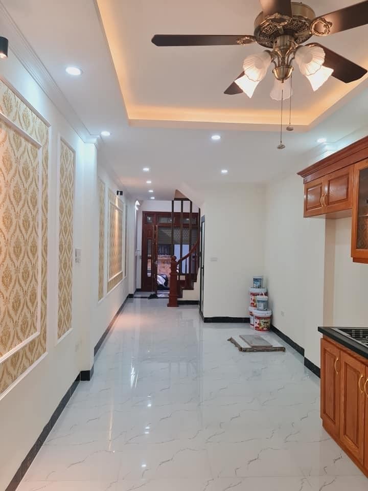 Nhỉnh 4 ti có nhà mới 45m2*5 tầng Phố Hoàng Mai, Hoàng Mai cách ô tô tải 5m