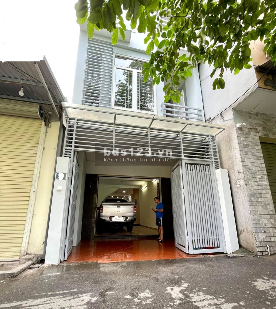 Bán nhà phố Trạm Long Biên, gara ô tô 7 chỗ, diện tích 73m2, giá bán 5.9 tỷ, lhcc