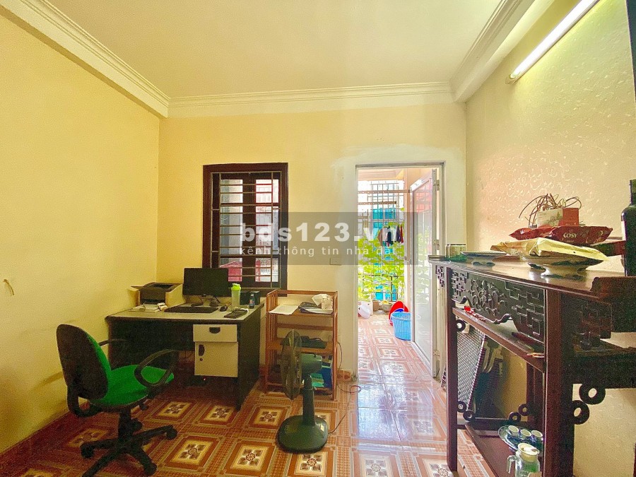 Cần bán nhanh nhà Trương Định, Hoàng Mai, 33m2, 4 tầng, ngõ thông, sổ nở hậu, giá 2.9 tỷ