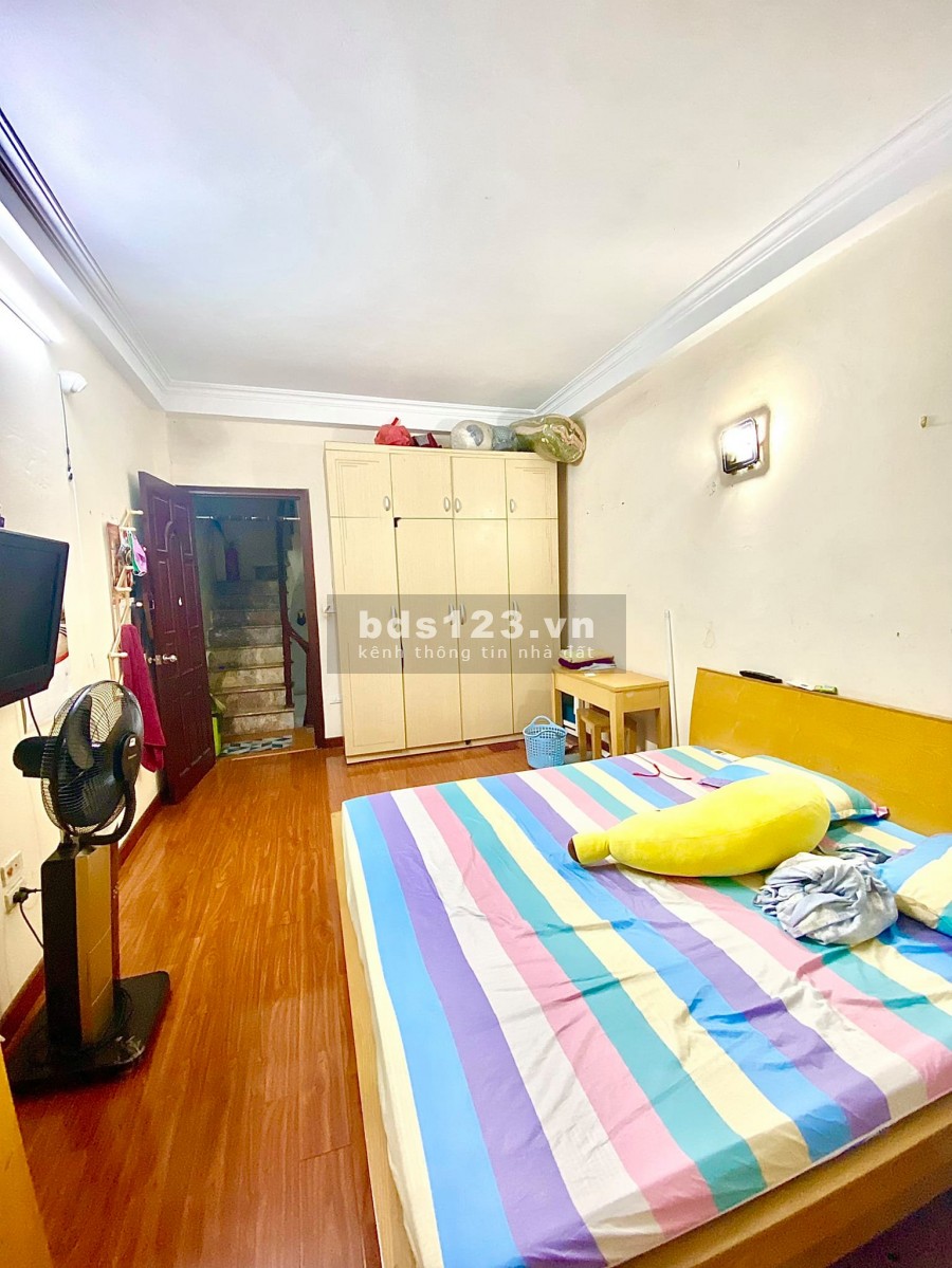 Cần bán nhanh nhà Trương Định, Hoàng Mai, 33m2, 4 tầng, ngõ thông, sổ nở hậu, giá 2.9 tỷ