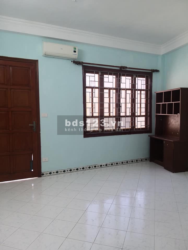 Đại Từ, Hoàng Mai nhà mới ở luôn, gần ô tô, 3 tầng dtsd 54m2 giá 3 tỷ 95