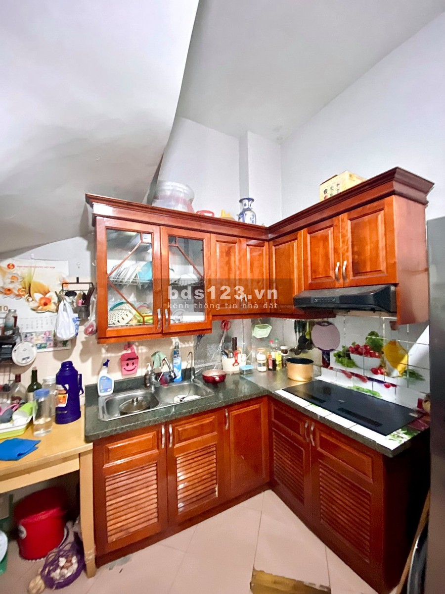 Cần bán nhanh nhà Trương Định, Hoàng Mai, 33m2, 4 tầng, ngõ thông, sổ nở hậu, giá 2.9 tỷ