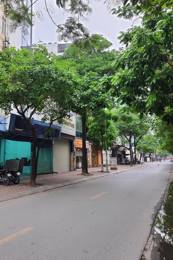 Bán nhà Mặt phố Trung Kính 140m mặt tiền 9.5m siêu rộng giá mềm