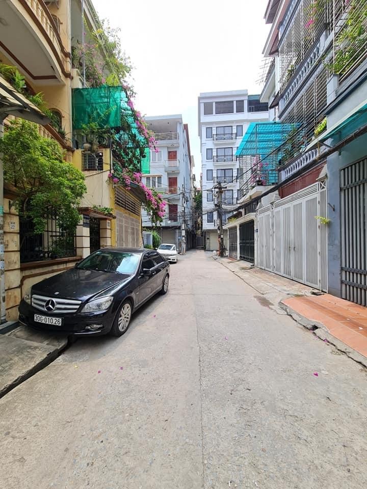 Nhà cấp 4 Phùng Chí Kiên đất tướng quân đội, phân lô ô tô tránh, 2 thoáng, dt 80m mt 4.5m giá 7 tỷ