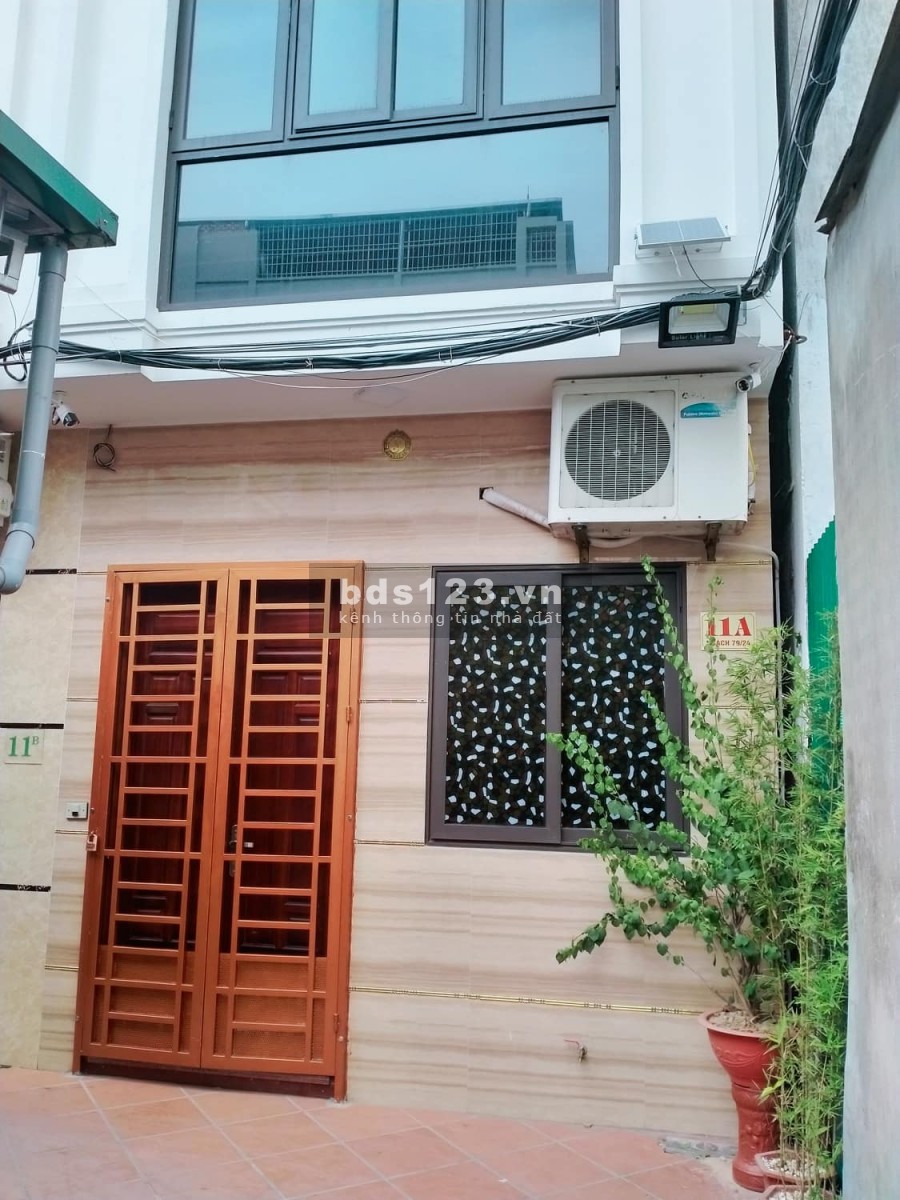 Cần bán nhà mặt đường Cổ Nhuế, Bắc Từ Liêm, 5 tầng, giá bán 3 tỷ, lhcc