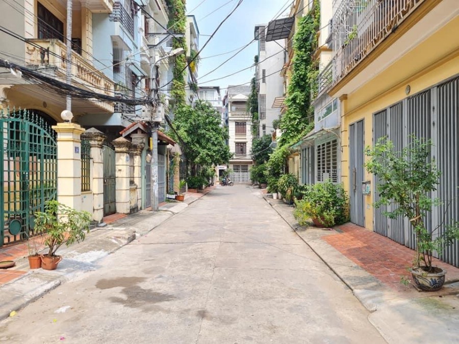Nhà cấp 4 Phùng Chí Kiên đất tướng quân đội, phân lô ô tô tránh, 2 thoáng, dt 80m mt 4.5m giá 7 tỷ