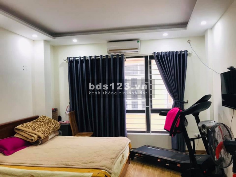 Bán gấp 32m2 nhà Phạm Văn Đồng mt 4m ô tô kd 2 thoáng tặng toàn bộ nội thất giá 3.3 tỷ