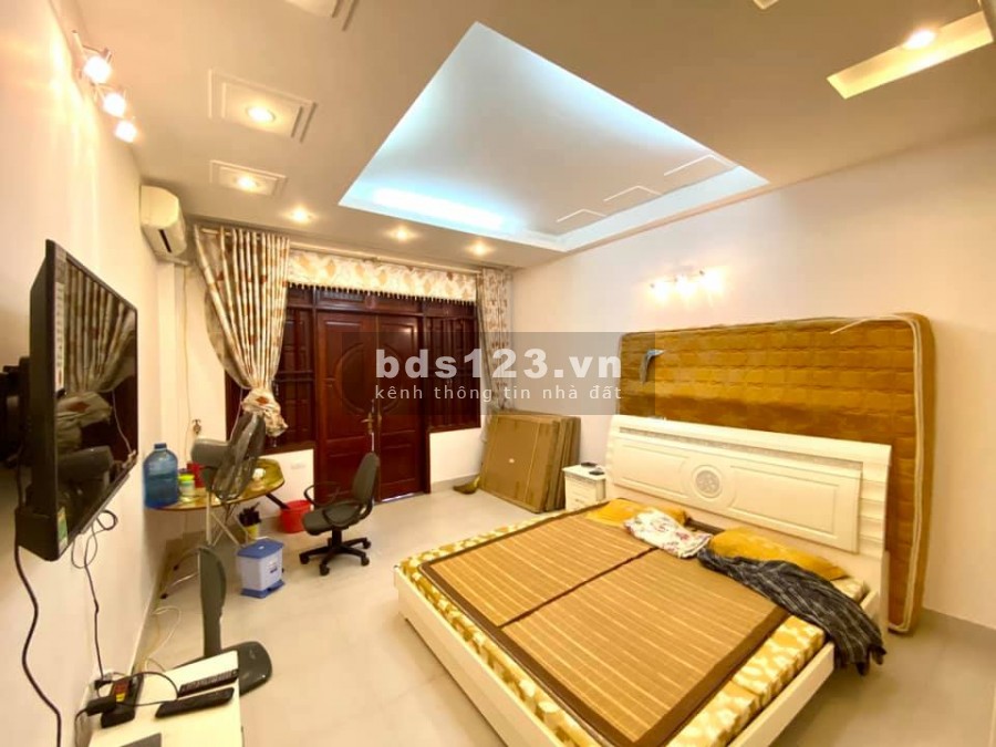 Nhà đẹp ở ngay, phân lô, ôtô đỗ cửa, Ngõ 548 Nguyễn Văn Cừ, Gia Thụy, dt 72m2, 5 Tầng