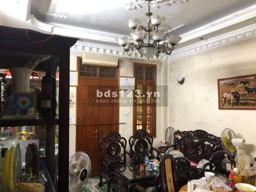 Gia đình đang rất cần bán nhà. phố Thái Hà dt 48m2, 5 tầng mt 4.2m, sổ đẹp chính chủ