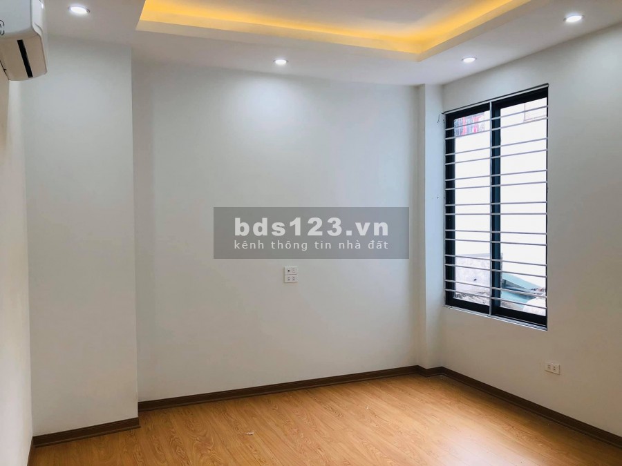Bán nhà nguyên căn Nguyễn Công Trứ, ngõ rộng kinh doanh, dt 45m2, 5 tầng, giá 4 tỷ
