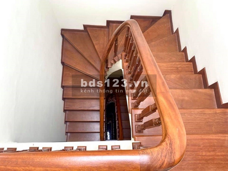 Nhỉnh 6 tỷ có ngay nhà phố Hồng Tiền gara ô tô 7 chỗ kinh doanh đỉnh, dt 45m2, 5 tầng