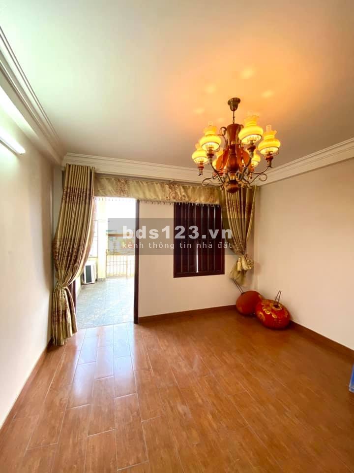 Nhà đẹp ở ngay, phân lô, ôtô đỗ cửa, Ngõ 548 Nguyễn Văn Cừ, Gia Thụy, dt 72m2, 5 Tầng