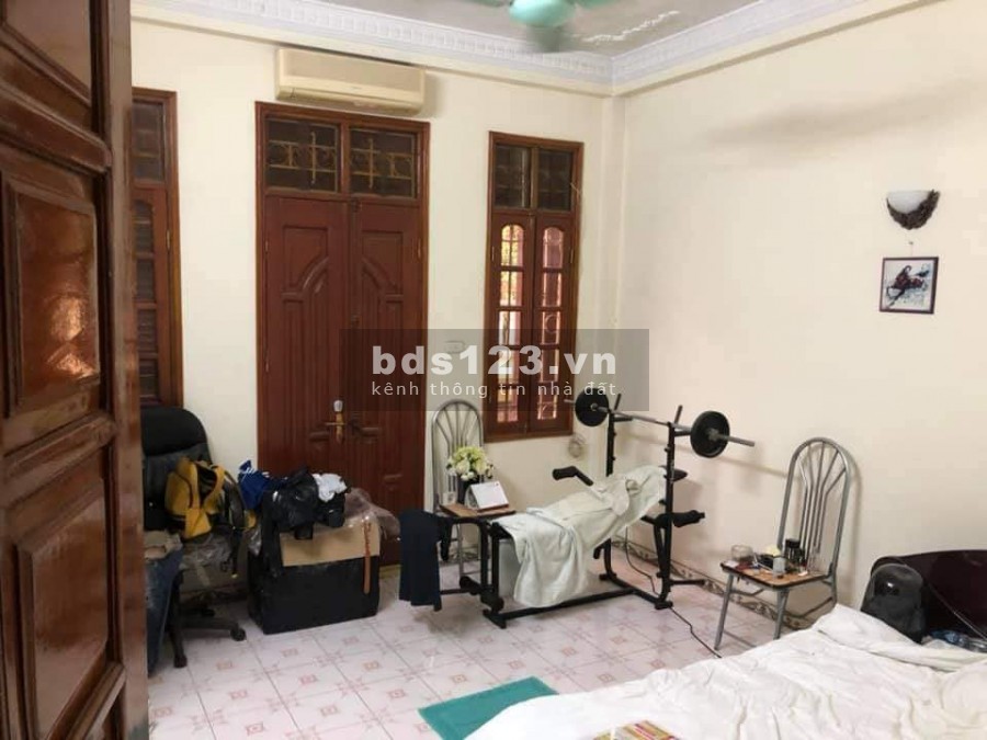 Gia đình đang rất cần bán nhà. phố Thái Hà dt 48m2, 5 tầng mt 4.2m, sổ đẹp chính chủ