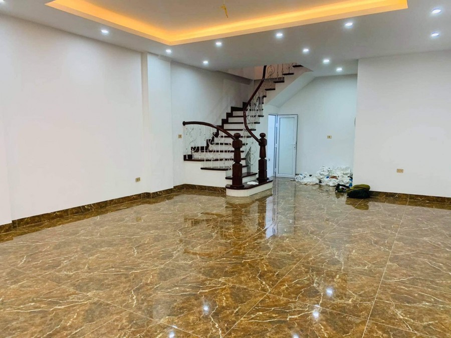 Bán nhà. 6 tầng thang máy mới đẹp ở ngay, gần phố công viên, ở đẳng cấp, chỉ 11.5 tỷ