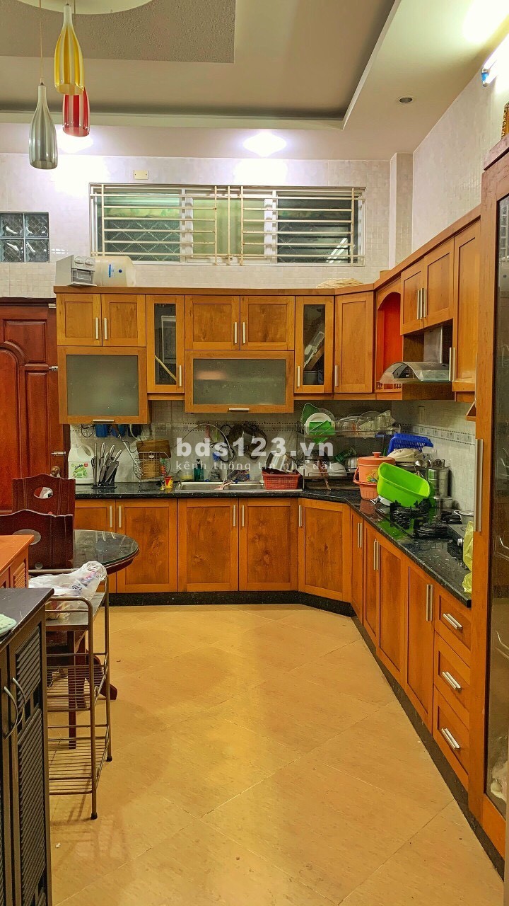 Bán nhà đường Lê Văn Quới, 1 trệt 3 lầu, thông thoáng, rộng rãi, giá 8 tỷ.