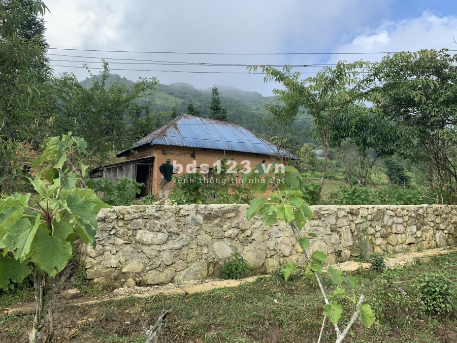 Mảnh đất Y Tý (Sapa 2) 9000m2 ở thôn Mò Phú Chải có sổ đỏ. Liên hệ 0822356688