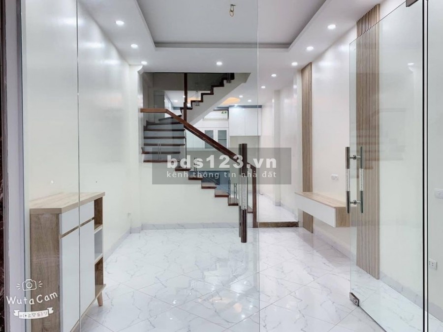 Nhà mới, cực hiếm đường trần hữu dực, Trịnh văn bô, 42m2 x 5 tầng, Mt 4.3m, giá chỉ 3.3 tỷ.