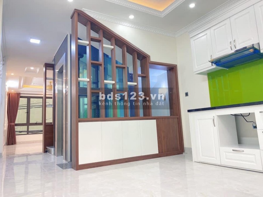 Bán nhà Đội Cấn, mới xây, diện tích sử dụng 20m2, giá bán 2.2 tỷ, lh 0899009998