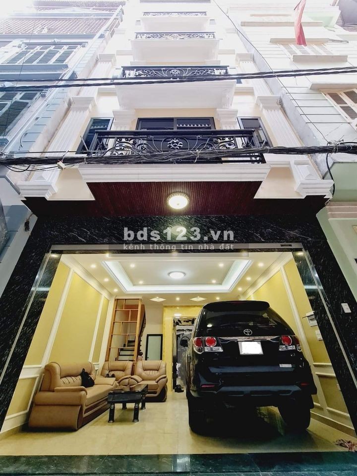 Bán nhà Mạc Thái Tổ, diện tích sử dụng 45m2, 7 tầng, mt 5m, ô tô, kinh doanh