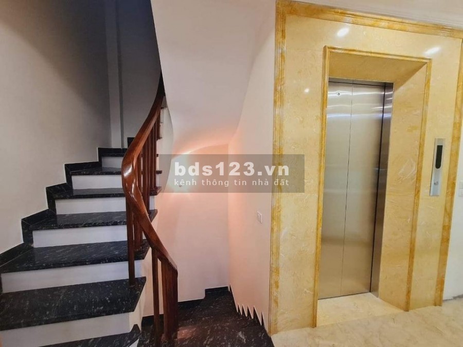 Bán nhà Mạc Thái Tổ, diện tích sử dụng 45m2, 7 tầng, mt 5m, ô tô, kinh doanh