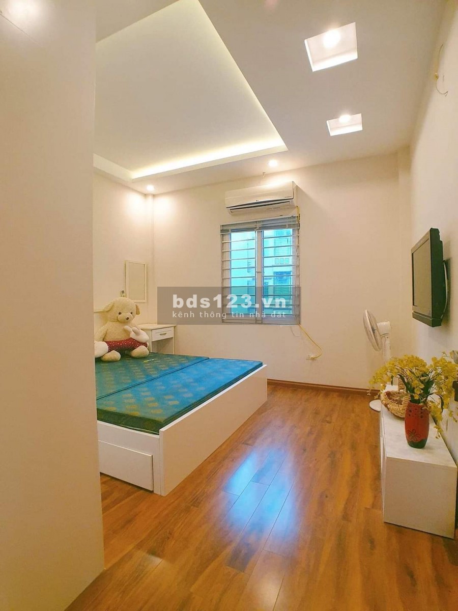 Bán nhà phố Láng Hạ, Ba Đình diện tích 33m2, 5 tầng, giá chỉ 3.55 tỷ. Liên hệ: 0368781929