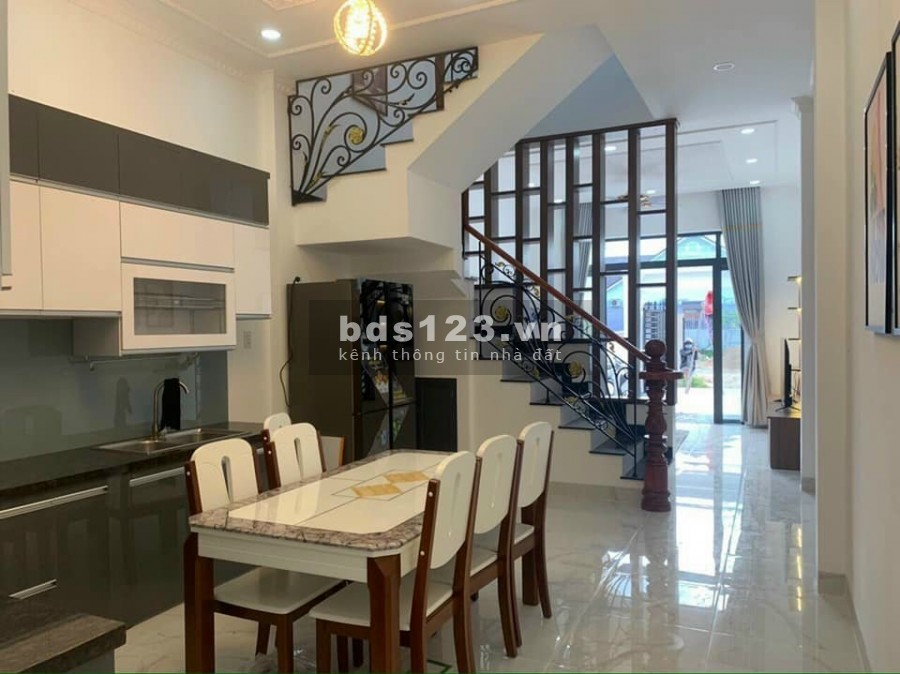 Bán nhà đất Phú Mỹ Thủ Dầu 1 Bình Dương vị trí đường thông, giá bán 2.75 tỷ