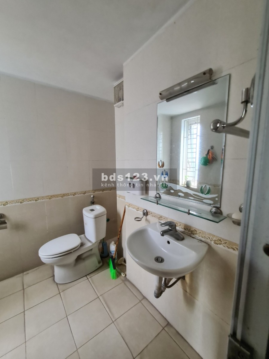 Cần cho thuê nhà riêng Bắc Từ Liêm, dt 110m2, đúc 4 tầng, có sân rộng trước nhà