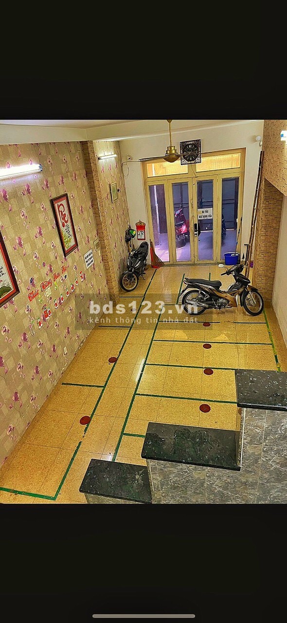 Bán nhà đường Lê Văn Quới, 1 trệt 3 lầu, thông thoáng, rộng rãi, giá 8 tỷ.