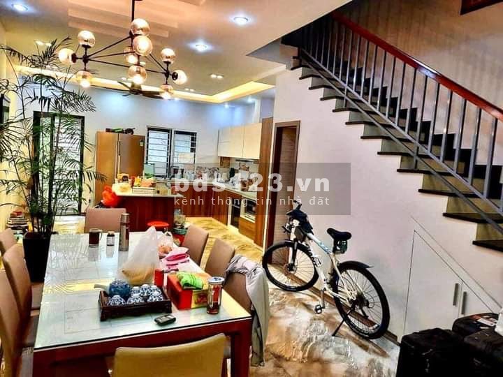 Bán nhà ngõ 1 Võ Chí Công, nhà đẹp, ngõ thông, dt 36.5m2, giá bán 3.5 tỷ