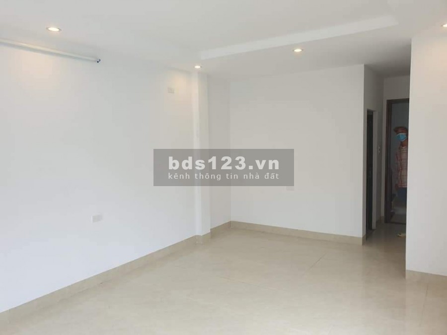 Nhà nguyên căn Cầu diễn diện tích sử dụng 32m, mặt tiền 3,8m, 5 tầng, ở liền, sổ sạch đẹp