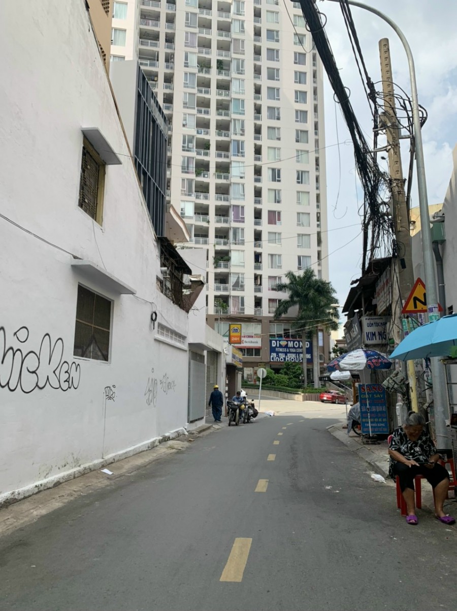 Bán nhà Nguyễn Văn Nguyễn Quận 1, hẻm xe hơi, 1 trệt 1 lầu, giá bán 2.85 tỷ