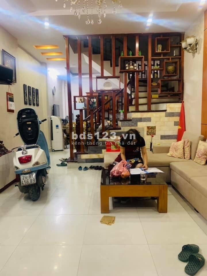 Bán nhà Mỹ Đình, Lô góc, 2 mặt thoáng, ôtô đỗ cửa, KD đỉnh, dt 43m2, 4 tầng giá 4.4 tỷ