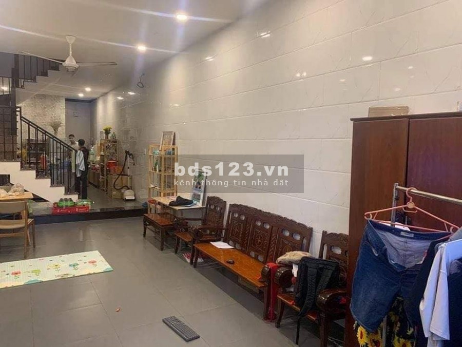 Bán nhà thành phố Thủ Đức ( Quận 9) đường 385 78m2 3tầng giá chỉ 6tỷ420
