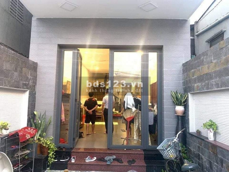 Bán nhà thành phố Thủ Đức ( Quận 9) đường 442 76m2 3tầng giá chỉ 6tỷ400