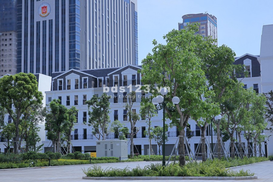 Bán căn Liền kề Cầu Giấy sân vườn rộng, phù hợp để ở, liên hệ 0907023278