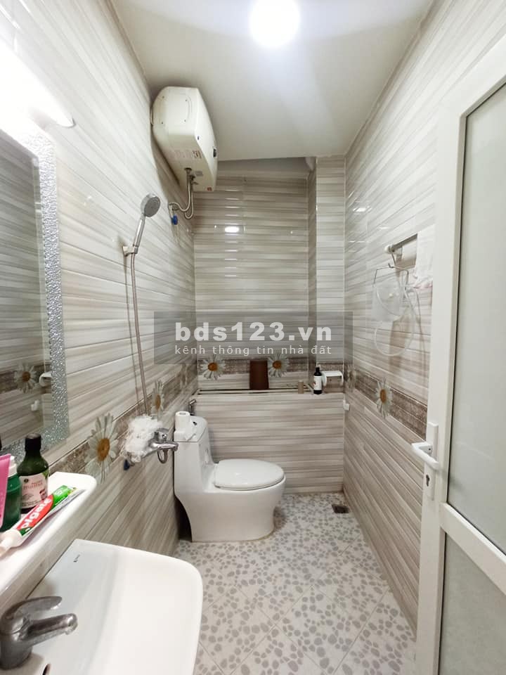 Bán nhà TT Mỹ Đình ngõ rộng thông thoáng ô tô đỗ cửa, dt 42m2, 5 tầng giá 4 tỷ