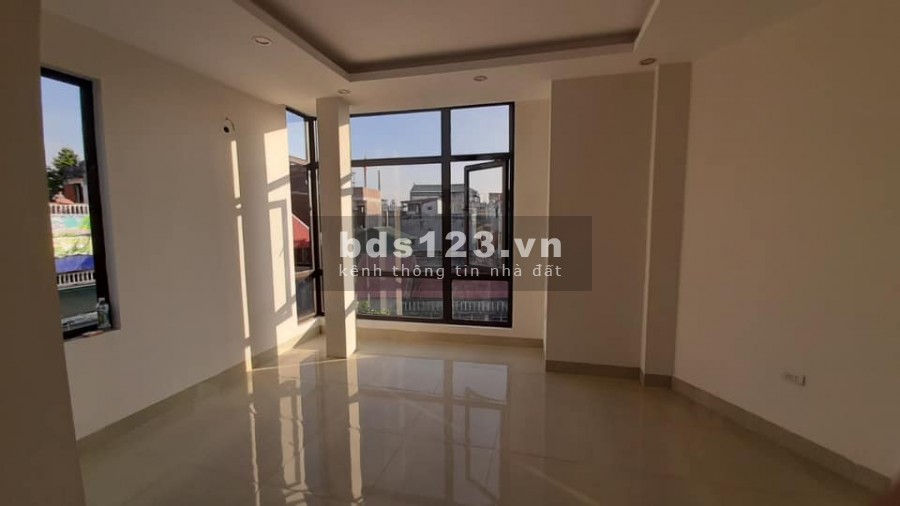 Bán nhà mới cứng lô góc 3 mặt thoáng, ô tô 7 chỗ vào, giá bán 2.25 tỷ, lhcc