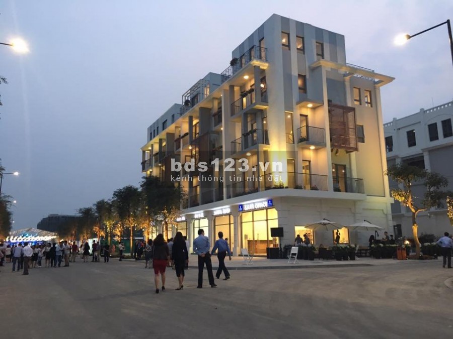 Bán Shophouse phố đi bộ The Manor Nguyễn Xiển, giá bán 26 tỷ, lh 0389564656